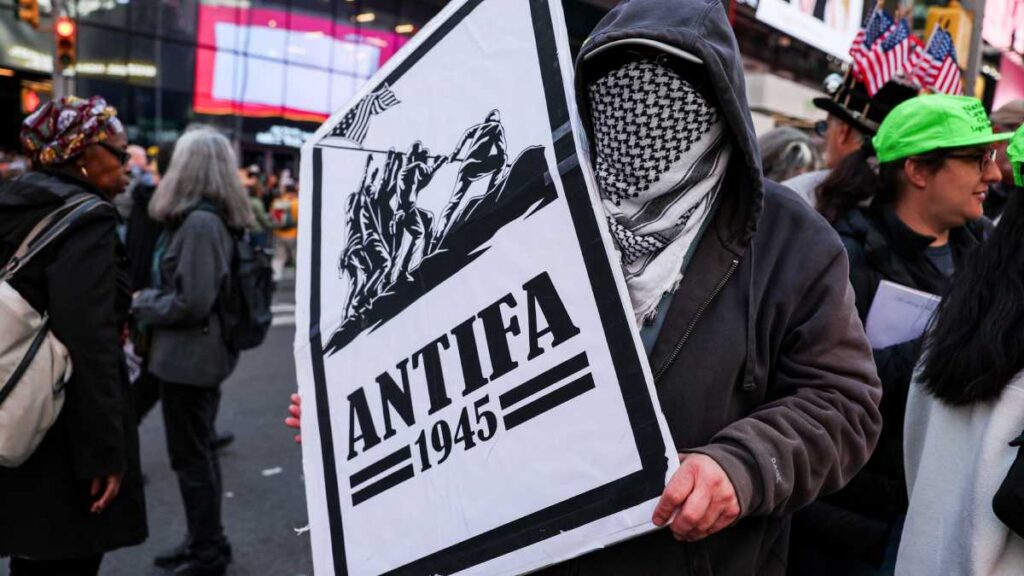 EE. UU. designa como terroristas a grupos Antifa de Europa