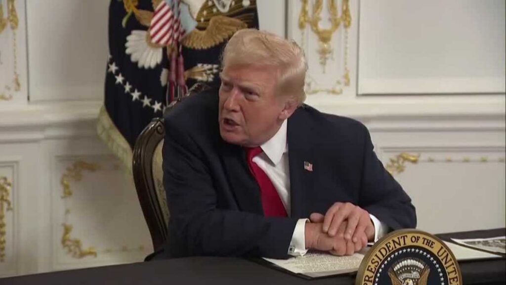 Trump pide evitar espacio aéreo de Venezuela