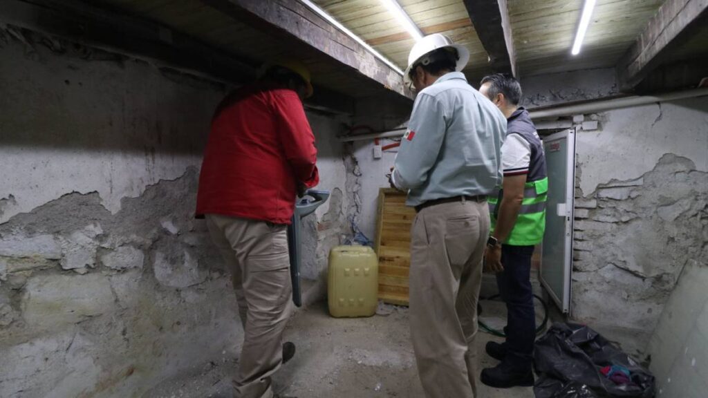 Autoridades localizan una posible toma clandestina con túneles.