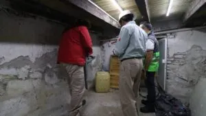 Así son los túneles hallados en una casa en la Miguel Hidalgo que dan a toma clandestina