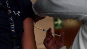 Inicia UNAM en CDMX semana de vacunación para toda la población por época invernal