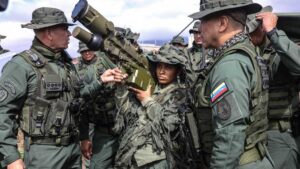 Venezuela activa despliegue militar ante supuesta agresión de EE. UU.