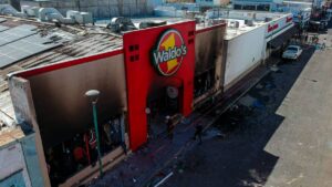 ¿Qué sanciones podrían recibir funcionarios por incendio en Waldo’s de Hermosillo?