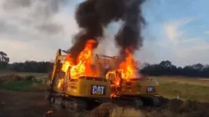 Arde la Tlaxcala-Puebla tras enfrentamiento entre transportistas y constructores