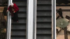 Menor de edad pierde dedo del pie en escaleras eléctricas del WTC de la Ciudad de México