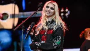 A 25 años de “El Grinch”, Taylor Momsen vuelve a vestir como Cindy Lou Quién