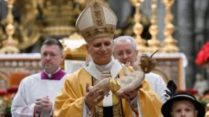 Papa León XIV celebra su primera Navidad y llama a la caridad y a la esperanza