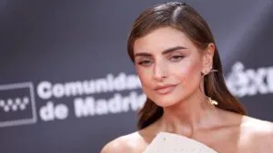 “Te dejo ir con amor”: Aislinn Derbez recuerda a su mamá con conmovedora carta y fotos