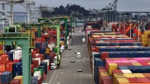 Arancel: La palabra del año 2025 según la RAE