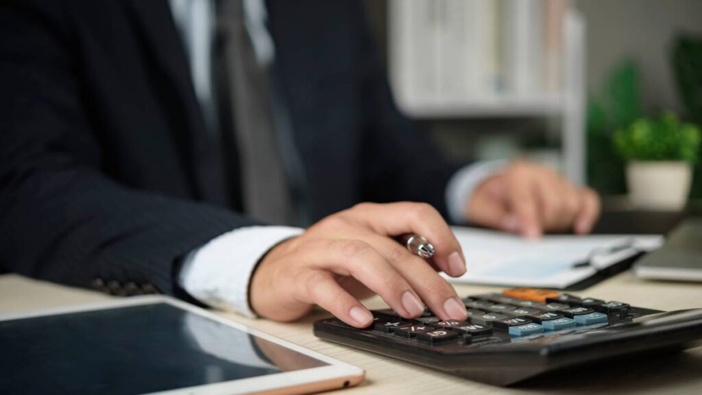 Arancel, palabra del año 2025 de la FundéuRAE; qué significa y cómo se usa