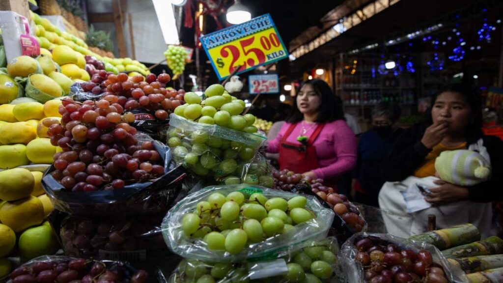 Aumento en gastos de hogares robustece al PIB de México en 2024.