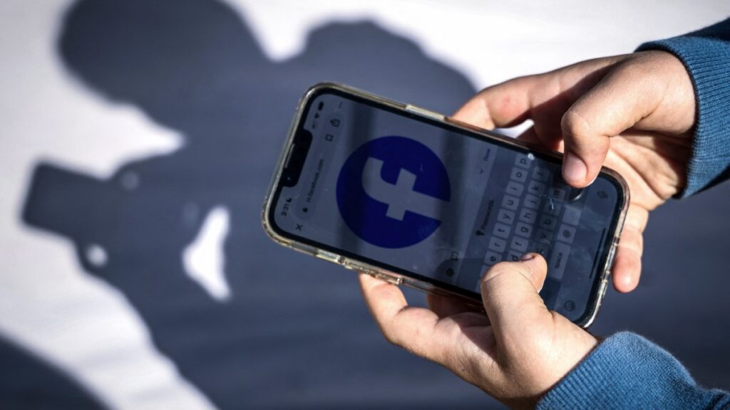 Jóvenes reaccionan a prohibición de redes sociales a menores de 16 años en Australia