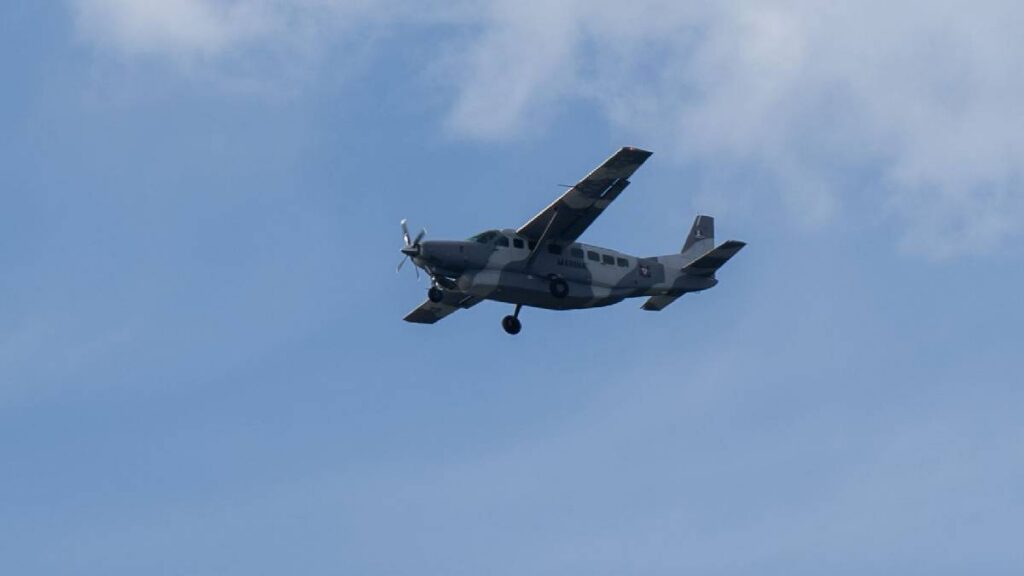 Aeronave de la Marina mexicana cayó al mar en Galveston durante misión médica; rescatan a varias personas.