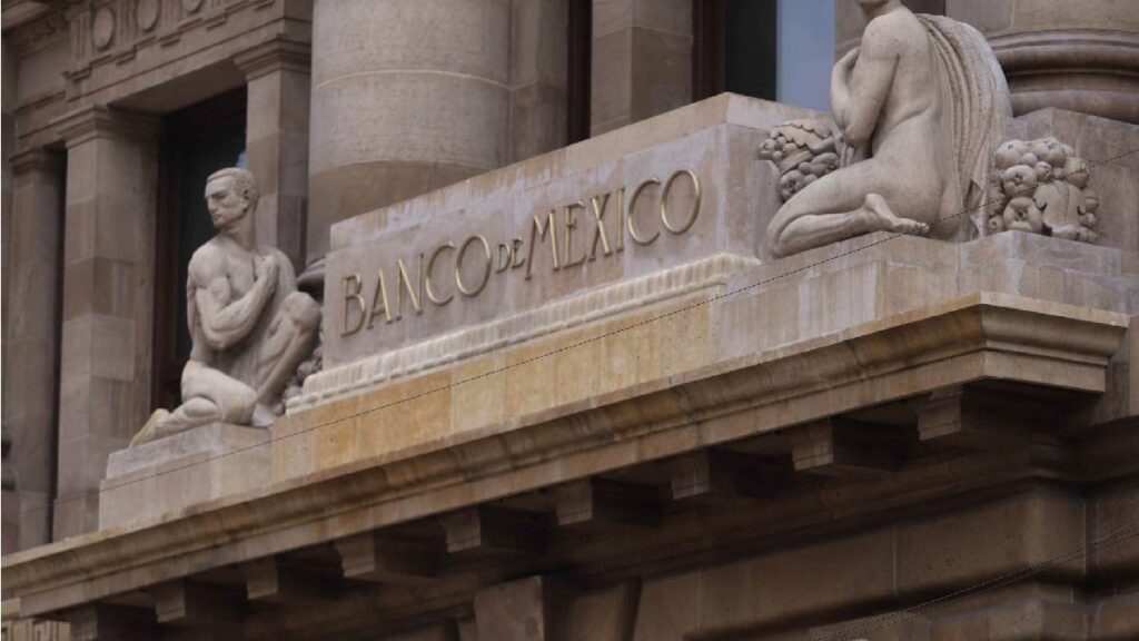 Banxico advierte incertidumbre por aranceles de Trump; T-MEC será clave y la construcción cayó 15% en el sur del país.