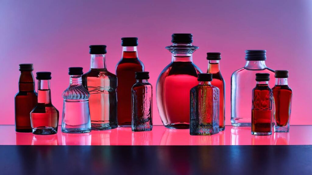 Reportan muertes por bebidas adulteradas en México: dolor de cabeza y vómito entre las principales señales de intoxicación