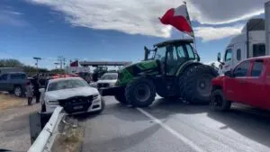 Campesinos de Zacatecas vuelven a paralizar carreteras con bloqueos totales e indefinidos