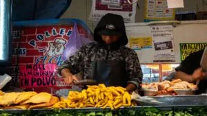 Canasta alimentaria fue más cara en ciudades en noviembre de 2025