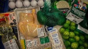 Recortan lista de productos exentos de arancel: frijol, arroz, leche y aceites pierden el beneficio