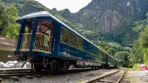 Dos trenes chocan de frente en Machu Picchu, Perú; hay 1 muerto y 40 heridos