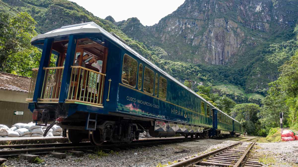 Choque frontal de trenes deja al menos un muerto y 40 heridos en Perú