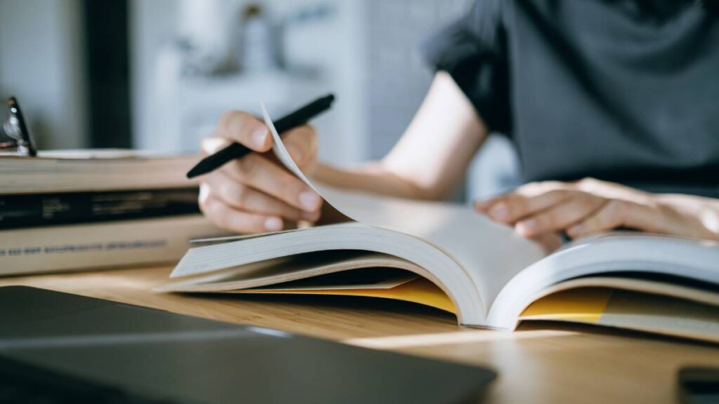 Escuelas de Edomex continúan clases según el calendario de la SEP.