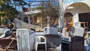 Confirman civiles heridos por estallido de coche bomba en Coahuayana, Michoacán