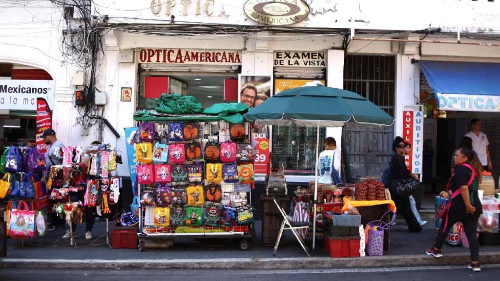 Comercio informal aportó 25 de cada 100 pesos de PIB en 2024