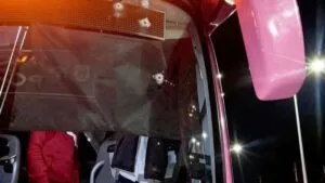 Confirman ataque contra autobús de turistas en la Huasteca potosina durante intento de asalto