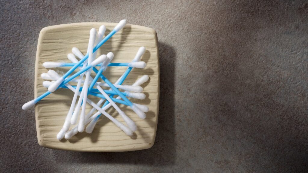 Los cotonetes no son para los oídos, revelan la verdadera función de los hisopos