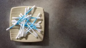 Los cotonetes no son para los oídos, revelan la verdadera función de los hisopos