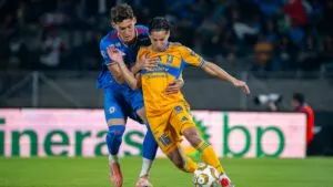 ¡Dejan todo para la vuelta! Cruz Azul y Tigres firman empate en la ida de las semifinales del Apertura 2025