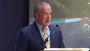 Revocan suspensión a Raúl Rocha Cantú; deberá comparecer presencialmente ante la SSPC