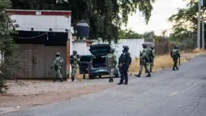 Dejan cinco cuerpos calcinados dentro de un vehículo en Tepalcingo, Morelos