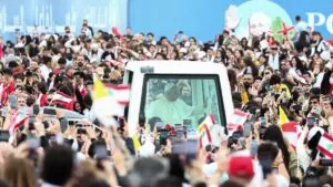 De visita en Líbano, Papa León XIV celebra misa en Beirut, cerca de donde ocurrió la explosión de 2020