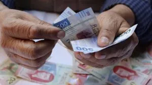 Salario mínimo y 40 horas laborales buscan corregir un rezago