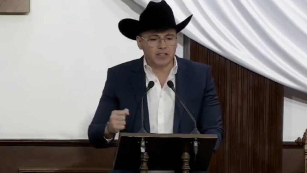Diputado del PT de Coahuila reta a golpes a funcionario local.