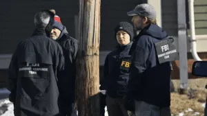 Hallan muerto a sospechoso del tiroteo en Universidad de Brown; lo vinculan con asesinato en MIT