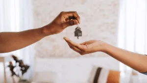 Propiedad a nombre de un fallecido: el tiempo que puede estar sin cambio de titularidad