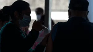 “No va a causar colapso”, señala Alejandro Macías, infectólogo, tras llegada de influenza A H3N2 a México