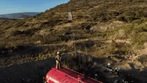 Fuga de gasolina en Tlajomulco provoca cierre de carretera Guadalajara-Morelia