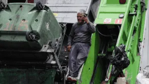 Trabajadores de limpia enfrentan hasta 50% más basura en CDMX en diciembre