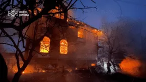 Rusia ataca a Ucrania con 500 drones y 40 misiles antes de reunión entre Zelenski y Trump