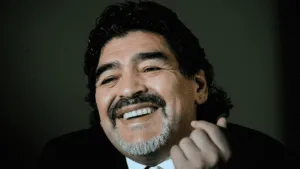 Embargan a hermanas y abogado de Maradona por apropiación y administración fraudulenta