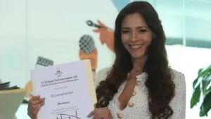 Dorismar aparece desfigurada tras cirugía estética