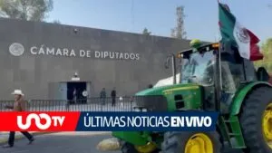 Campesinos en tractores llegan a San Lázaro; sigue el minuto a minuto de su protesta contra la Ley de Aguas