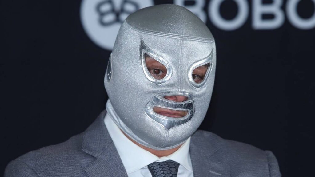 “Que se la quite”: El Hijo del Santo se quita la máscara y lo captan en video