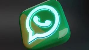 Las 4 estafas de WhatsApp más comunes en 2025: el fraude del "hijo en apuros", "Ghost Pairing" y más