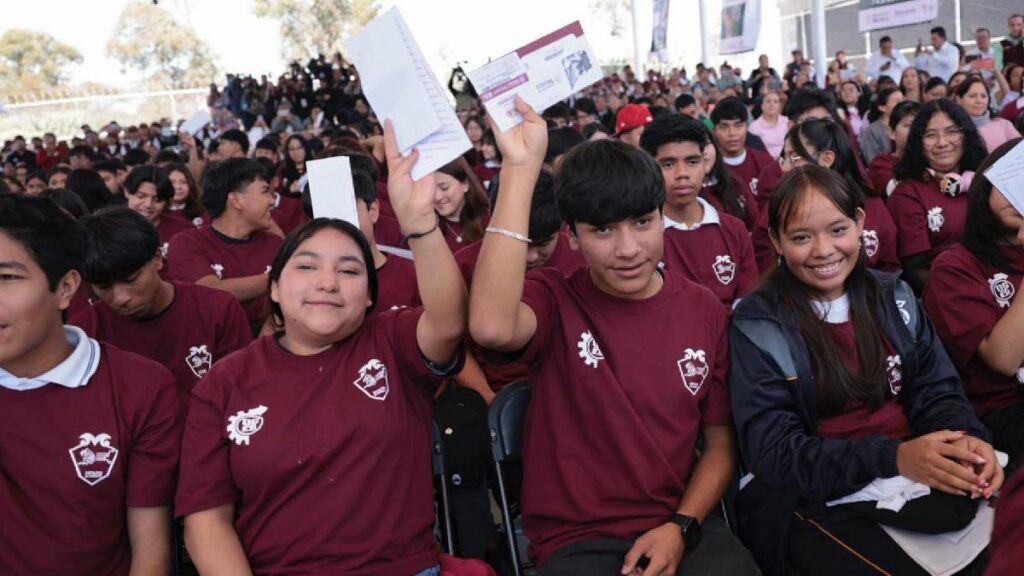 Claudia Sheinbaum explica las causas de la deserción escolar en México