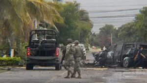 FGR ya investiga como acto de terrorismo la explosión de coche bomba en Coahuayana, Michoacán