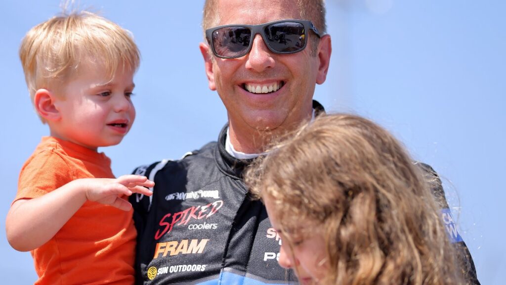 Esposa de Greg Biffle envió un mensaje de texto a su madre minutos antes de morir